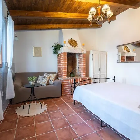 Semesterbostad House Luca *